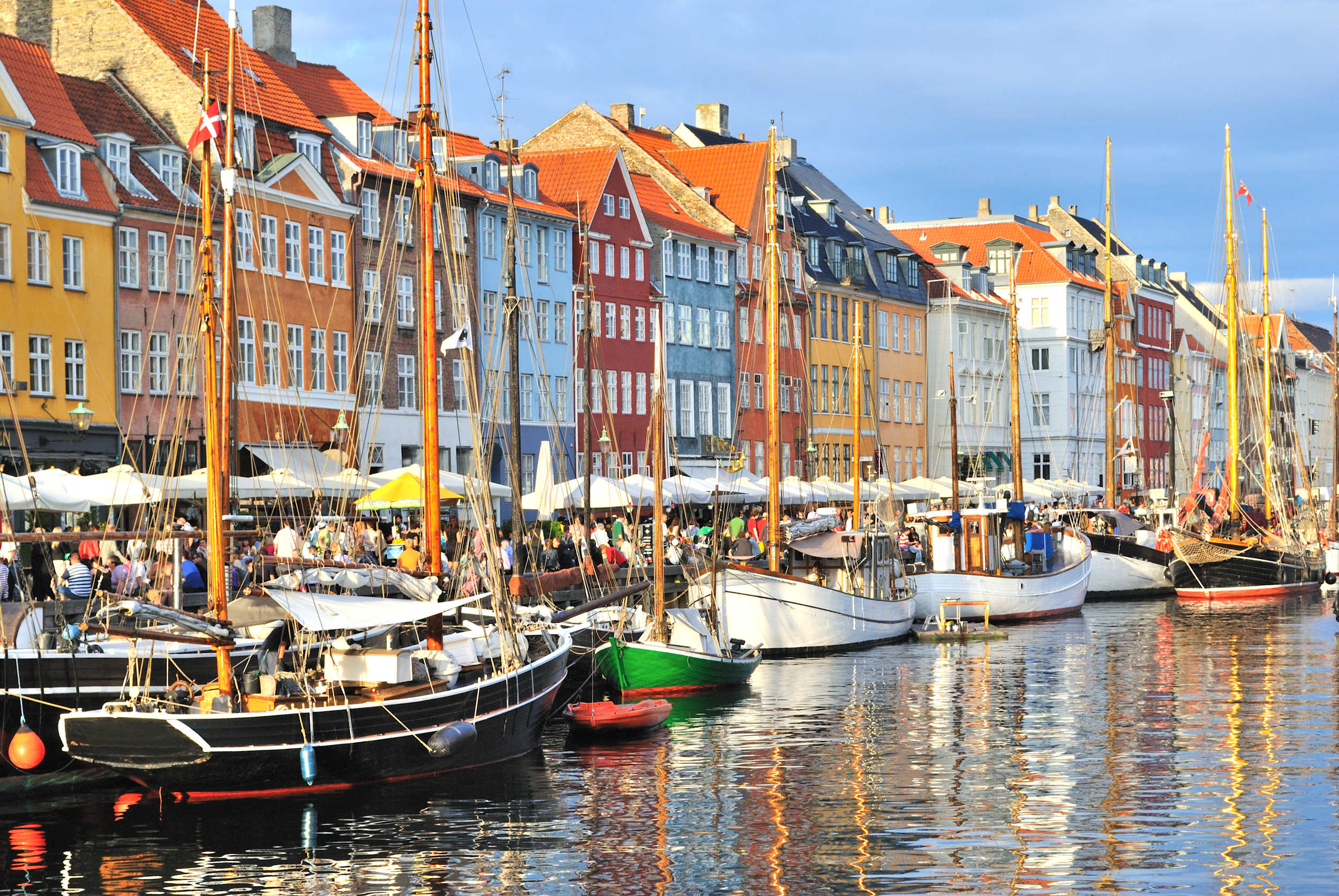 Копенгаген википедия. Nyhavn Копенгаген. Копенгаген Денмарк. Дания Нюхавн. Достопримечательности Дании Нюхавн.